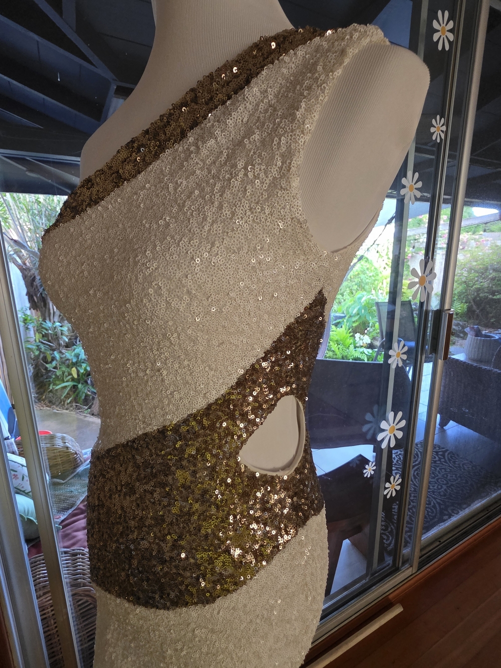 bebe One-Shoulder Ivory and Gold Sequin COCKTAIL Party Dress SMALL - Picture 5 of 7